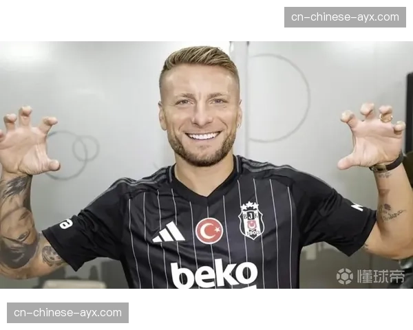 特写：前意甲金靴因莫比莱替补席落寞神情，赛季至今仅入3球